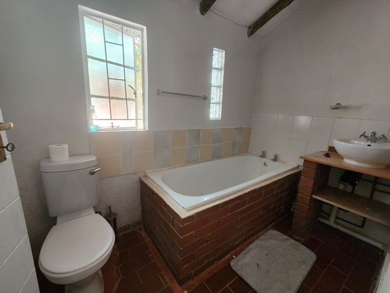 Stunning  Farmhouse in Nature, Close to Town - Photo 5