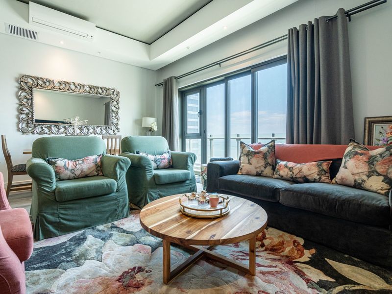 Luxury 2 Bedroom Apartment - Photo 2