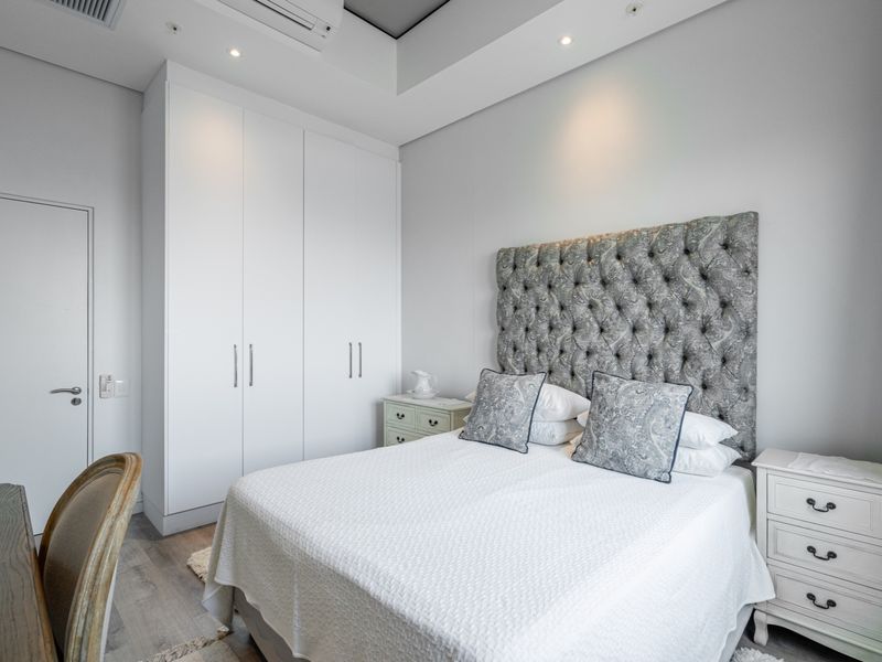 Luxury 2 Bedroom Apartment - Photo 10