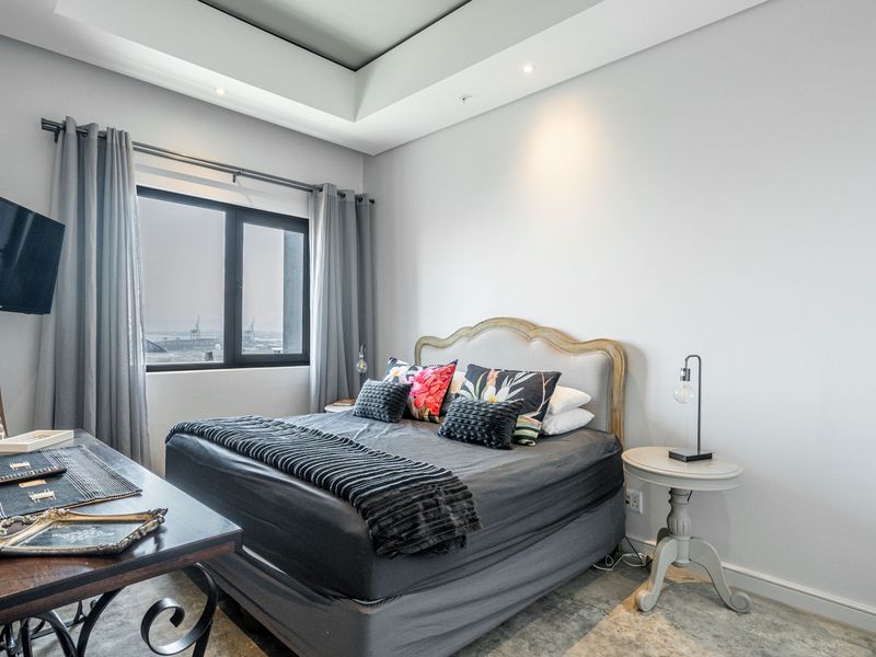 Luxury 2 Bedroom Apartment - Photo 6