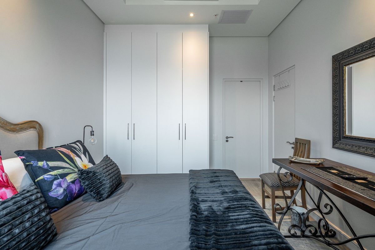 Luxury 2 Bedroom Apartment - Photo 5