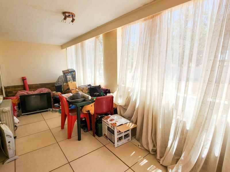 Affordable 3-Bedroom Home with Secure Yard and Garage! - Photo 5