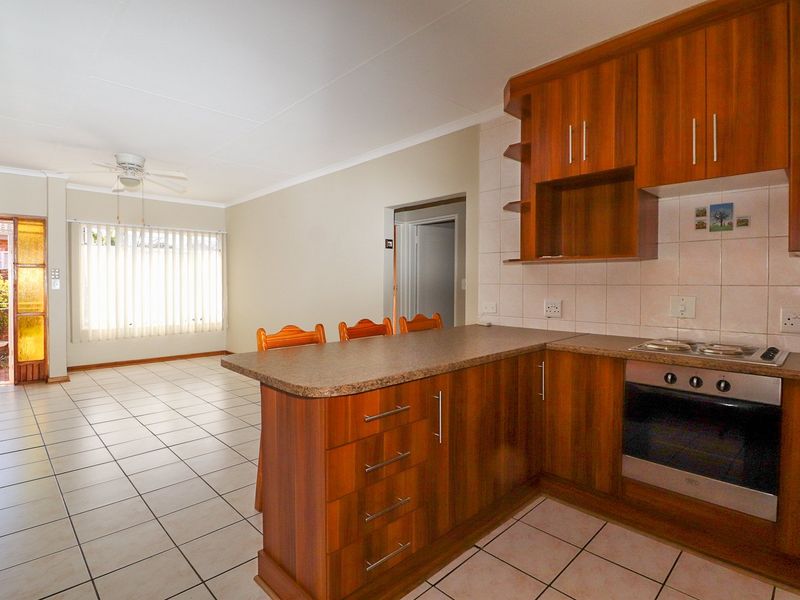 IDEAL FOR PENSIONERS OR A YOUNG COUPLE - Photo 10