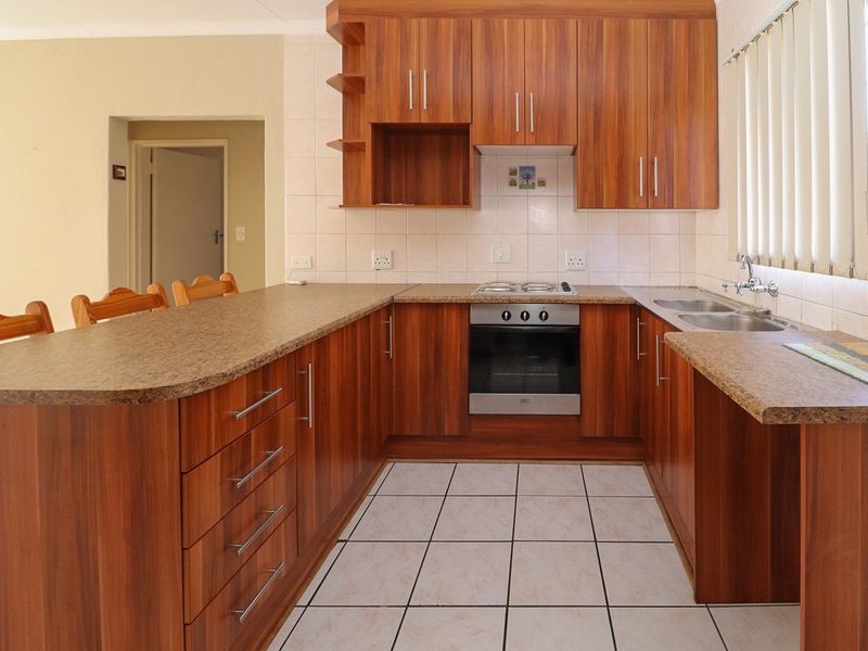 IDEAL FOR PENSIONERS OR A YOUNG COUPLE - Photo 8