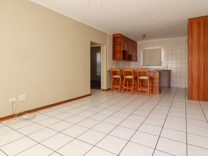 IDEAL FOR PENSIONERS OR A YOUNG COUPLE - Photo 6