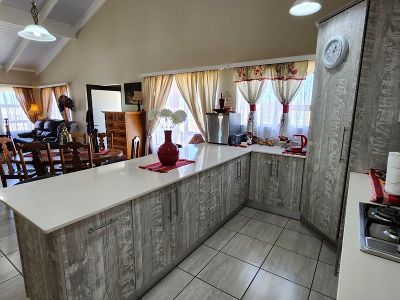 Beautiful Freestanding House... Very Neat and Excellently Maintained !!! - Photo 4