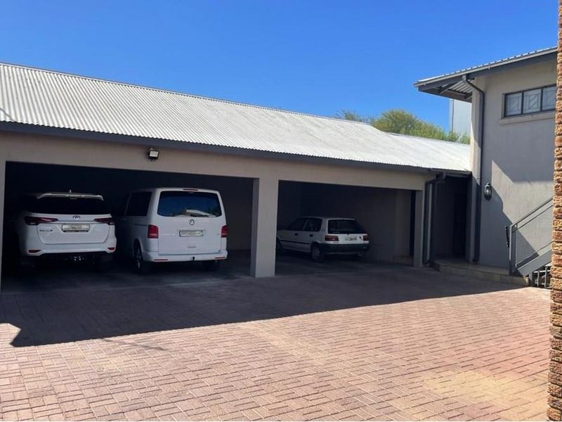 Prominent Commercial Property in Upington - Photo 9