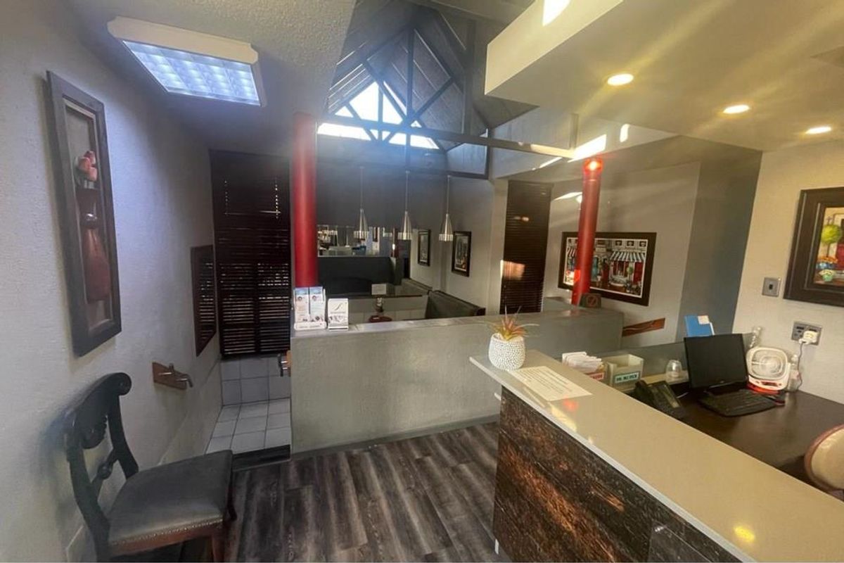 Prominent Commercial Property in Upington - Photo 5