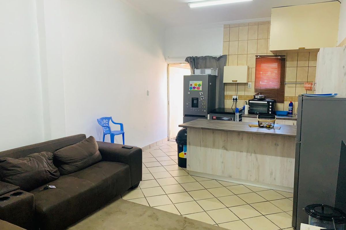 CHARMING 54m2 ONE BEDROOM FLAT IN PRIME GEORGE CBD - Photo 2