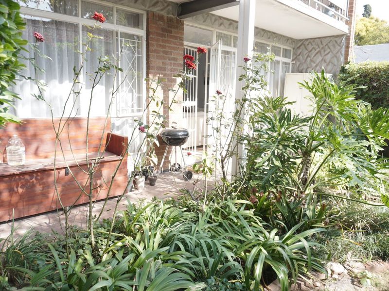2 bedroom garden unit - Photo 2