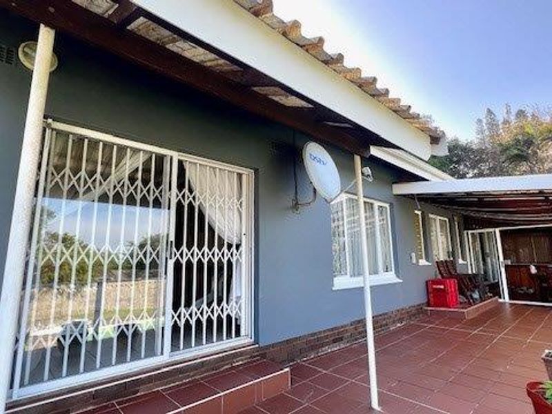 Beautiful Family Home In Uvongo - Photo 6