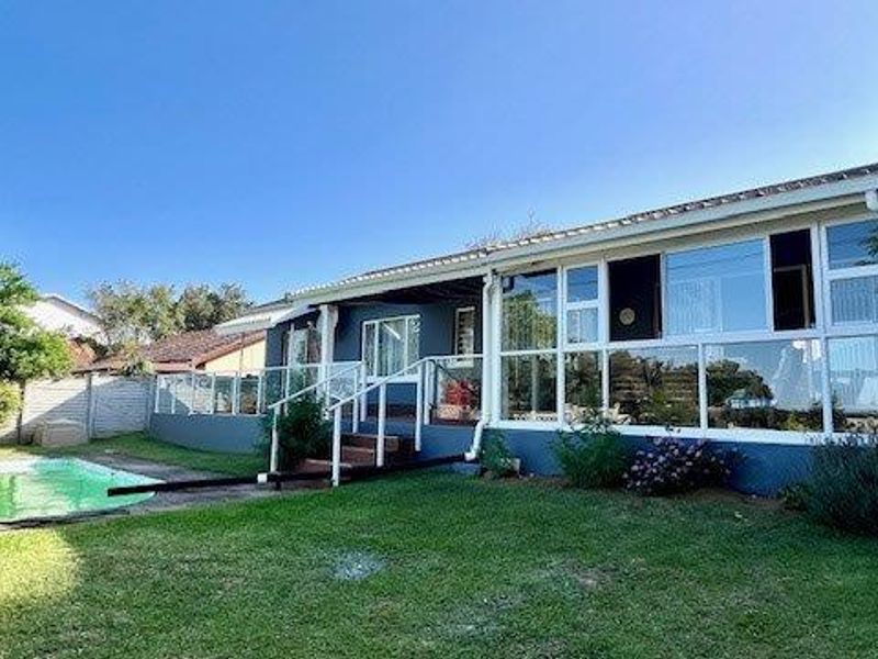 Beautiful Family Home In Uvongo - Photo 2