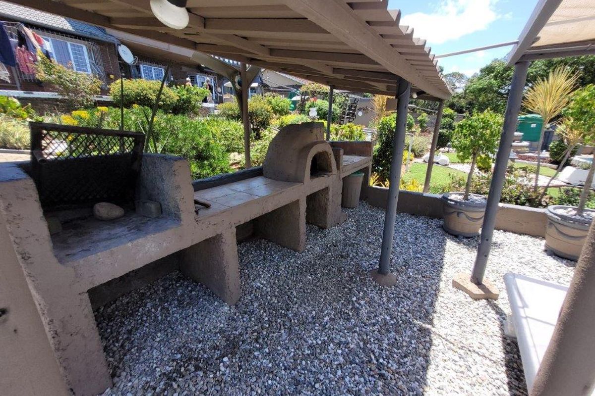 Versatile Three Bedroom Home With Separate Flatlet  - Photo 4