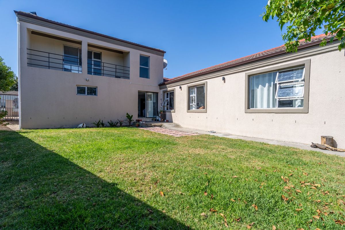 Charming Home in sought after pocket of Protea Heights - Photo 4