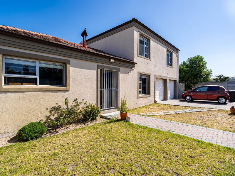 Charming Home in sought after pocket of Protea Heights - Photo 5