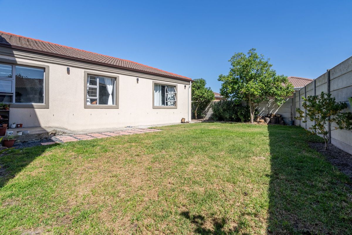 Charming Home in sought after pocket of Protea Heights - Photo 3