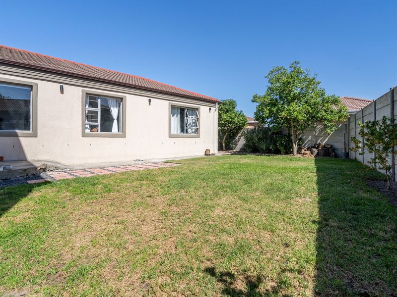 Charming Home in sought after pocket of Protea Heights - Photo 3