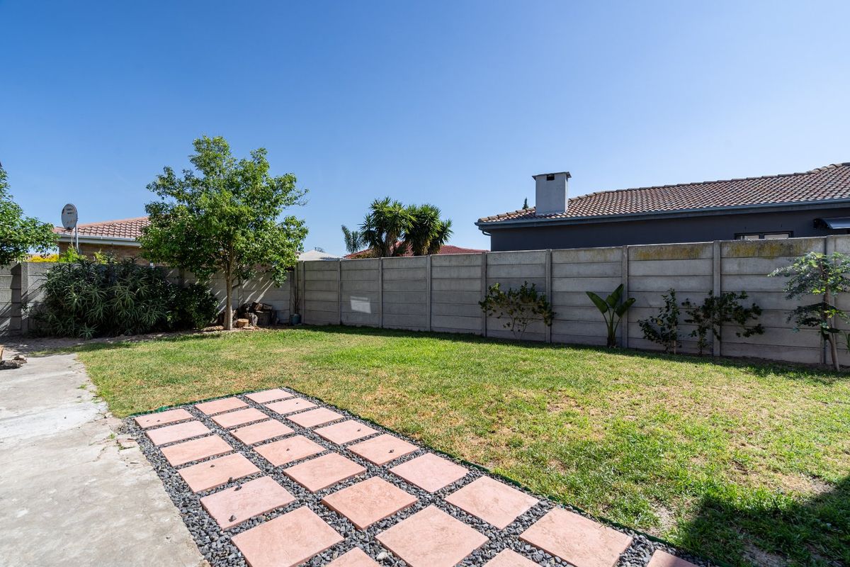 Charming Home in sought after pocket of Protea Heights - Photo 2
