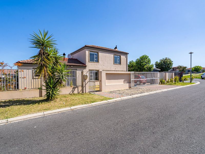 Charming Home in sought after pocket of Protea Heights - Photo 6