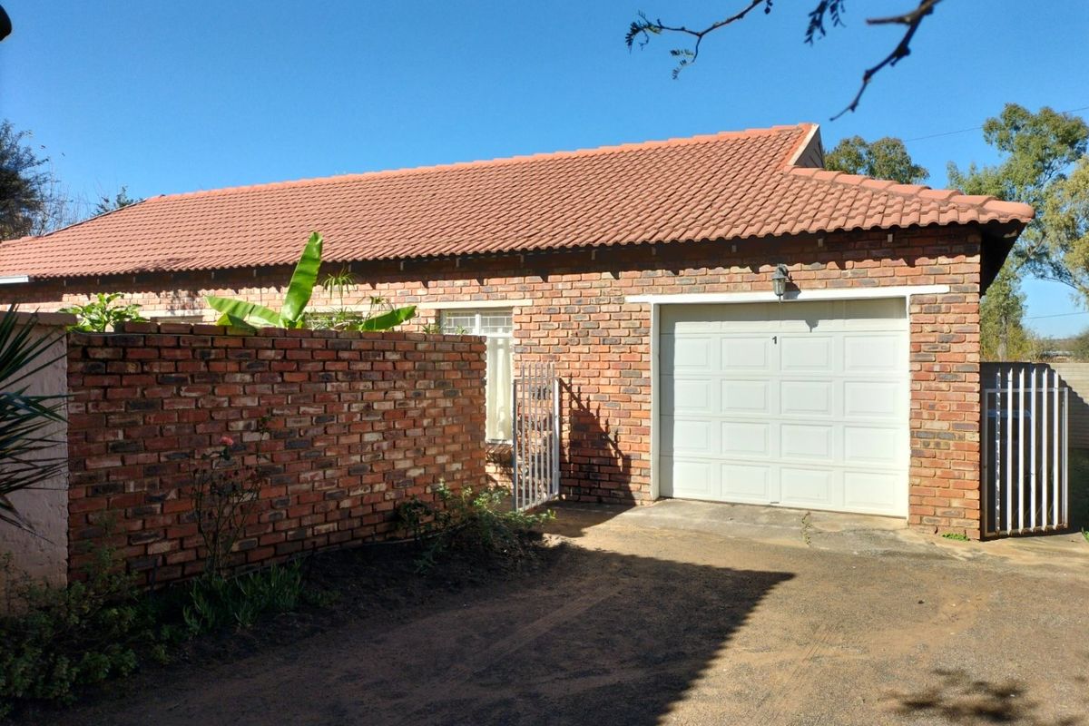 3 Bedroom Townhouse for sale in Orkney! - Photo 2