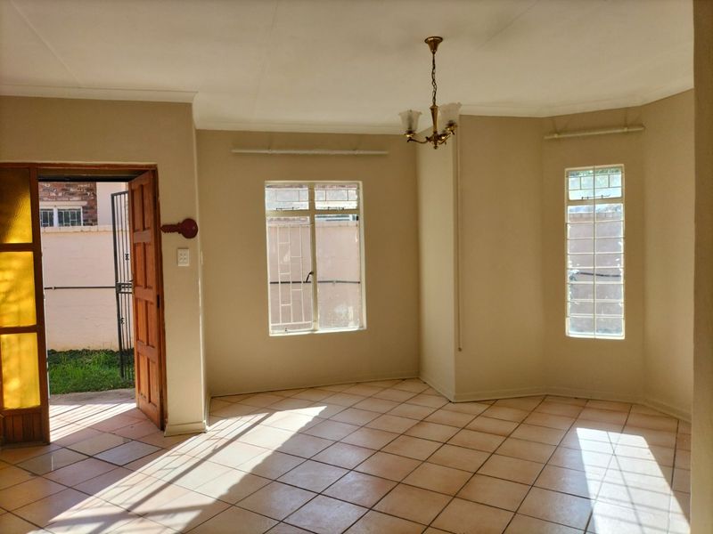 3 Bedroom Townhouse for sale in Orkney! - Photo 6