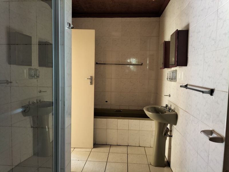 3 Bedroom Townhouse for sale in Orkney! - Photo 4