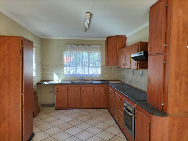 3 Bedroom Townhouse for sale in Orkney! - Photo 5