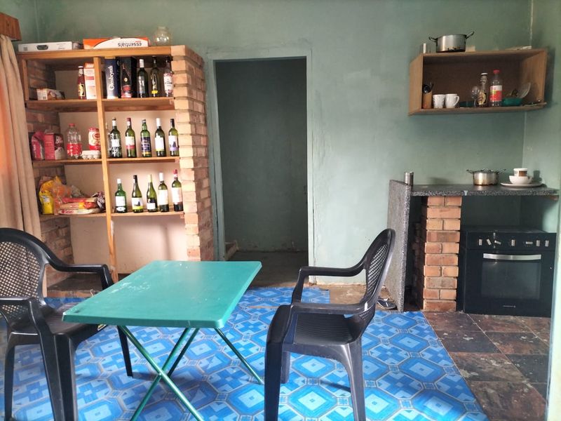 Elegant and Spacious Family Home with Flatlet in a Quiet Area of Orkney - Photo 9