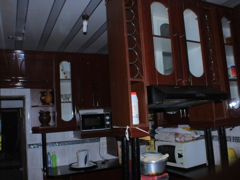 3 Bedroom house plus 5 rooms for Sale in Makwarela - Photo 3