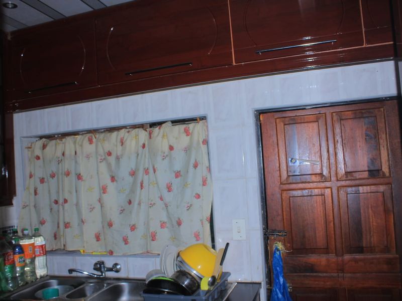 3 Bedroom house plus 5 rooms for Sale in Makwarela - Photo 4