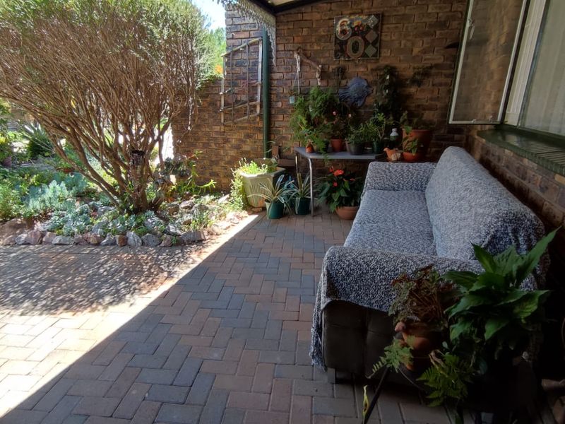 Sole & Exclusive Mandate: A lucrative property that effortlessly generates income for you! - Photo 6