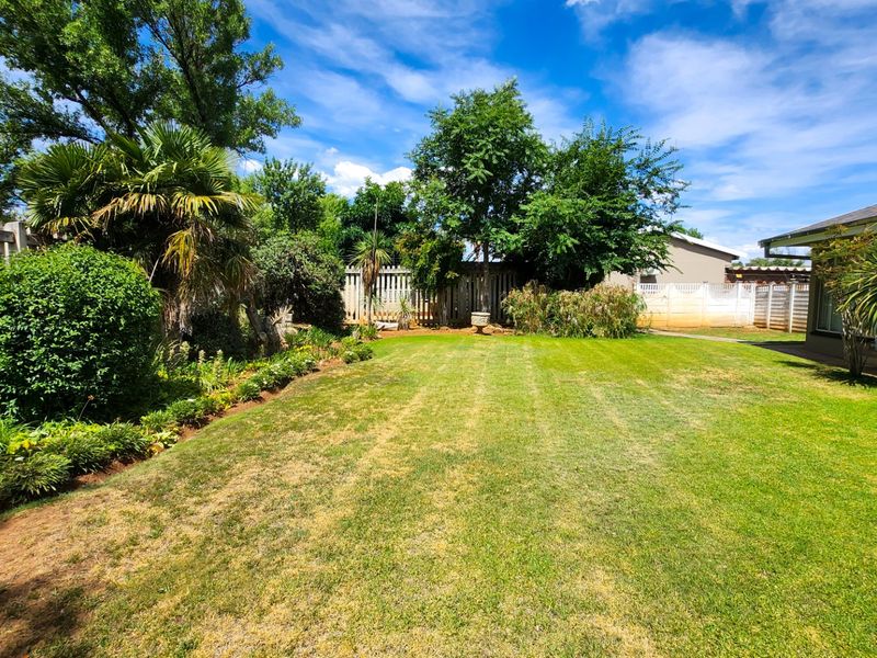 Charming 7-Room Guesthouse with Spacious Kitchen, Lapa, and Pool. - Photo 5