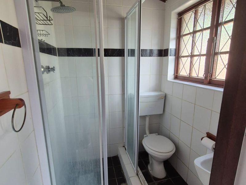 Charming 4-Bedroom Home in Bluff, Brighton Beach - Photo 6