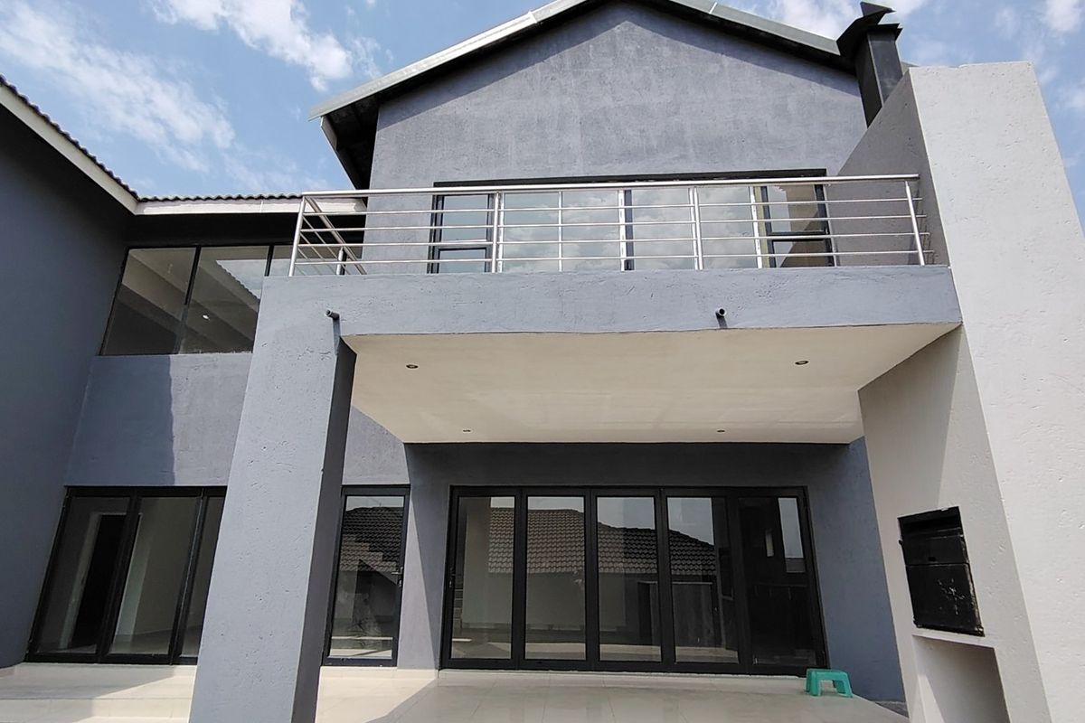 Open to offers! Brand new and Modern 4 Bedroom Family Home in Eldo Village Estate, Centurion. (Installment Sale Agreement option also available to selected Buyers) - Photo 5