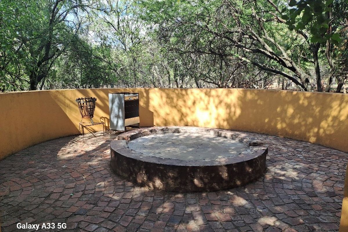 Big family home small holding on offer in Burkea park Pebble Rock Bushveld Golf Estate - Photo 5