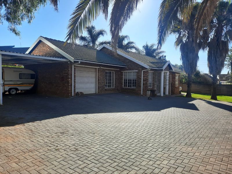 3 Bedroom House for sale in Highveld - Photo 3