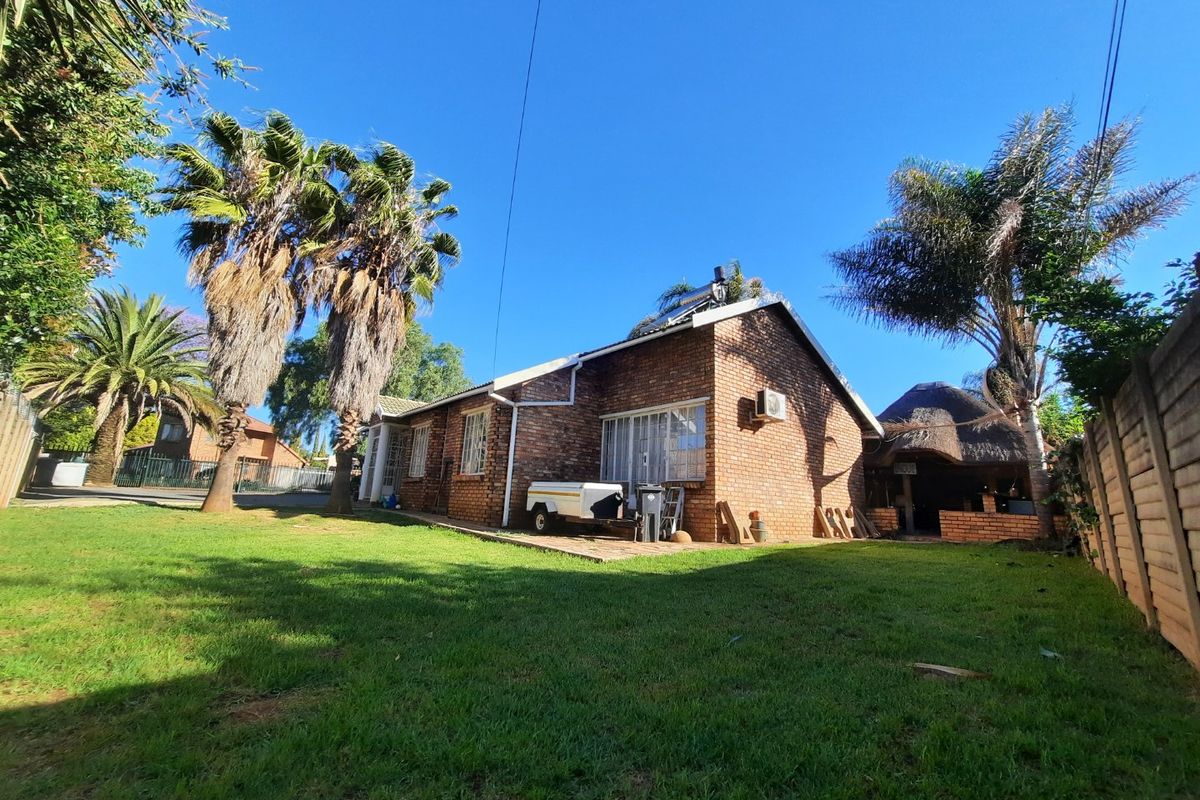 3 Bedroom House for sale in Highveld - Photo 4