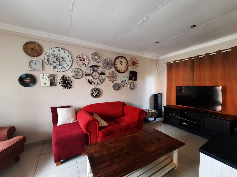 3 Bedroom House for sale in Highveld - Photo 8