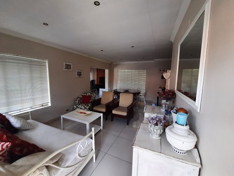 3 Bedroom House for sale in Highveld - Photo 6