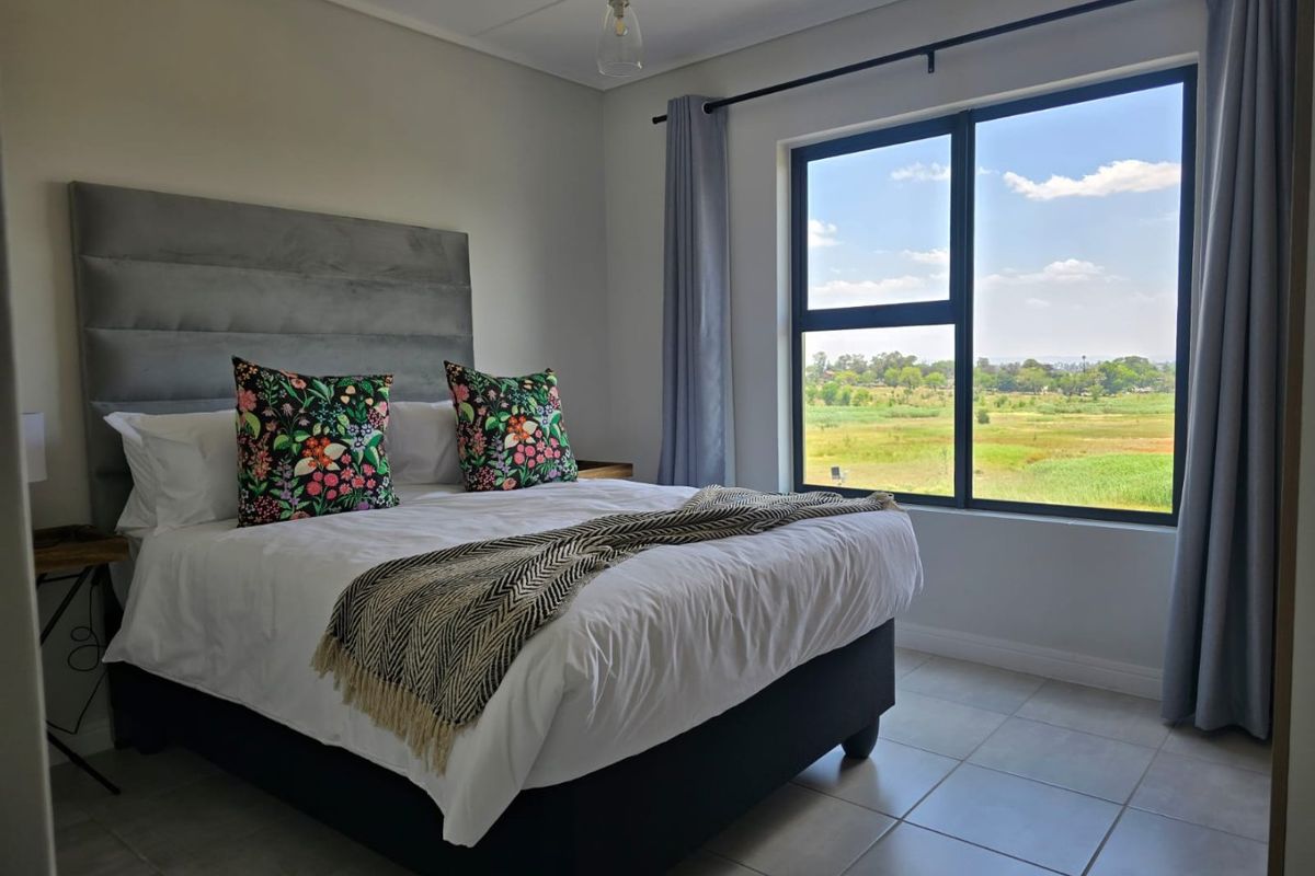 Modern 2-Bedroom Apartment in Green Park Lifestyle Estate, Boksburg - Photo 5