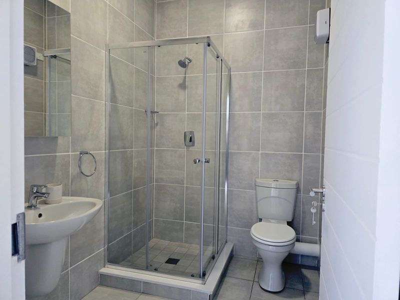 Modern 2-Bedroom Apartment in Green Park Lifestyle Estate, Boksburg - Photo 6