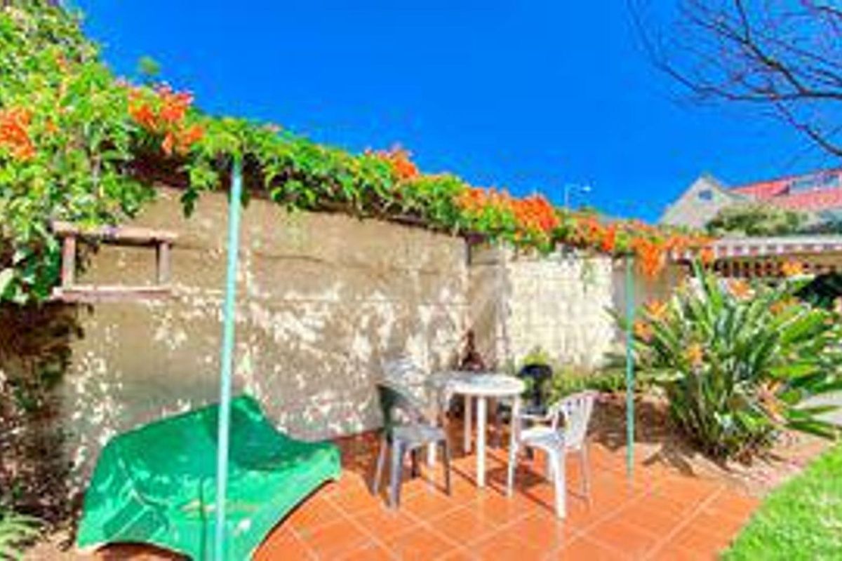 INVESTORS!!!The Famous Monkey Bar,double story, house with 21 Bachelor units on property. - Photo 5