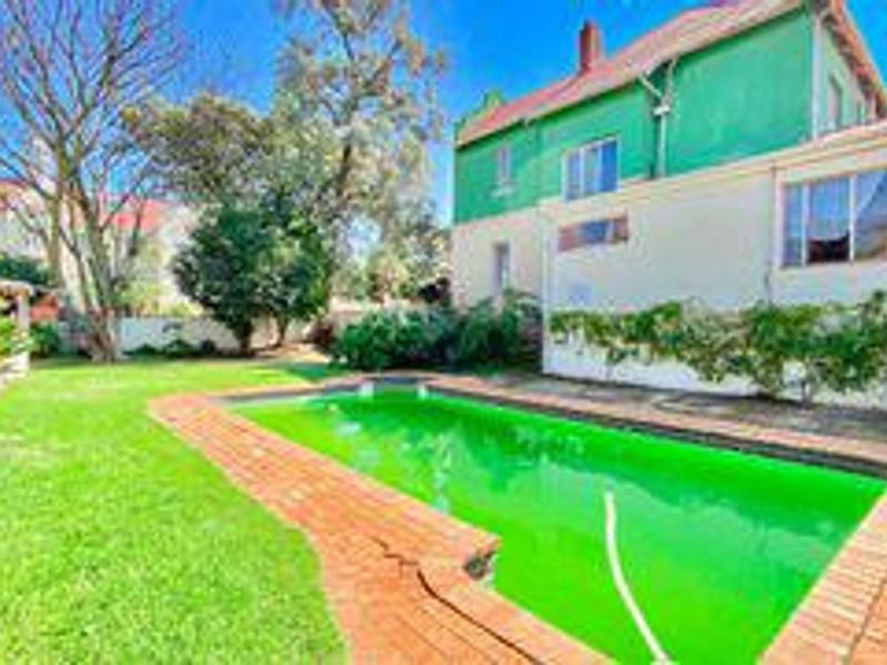 INVESTORS!!!The Famous Monkey Bar,double story, house with 21 Bachelor units on property. - Photo 2