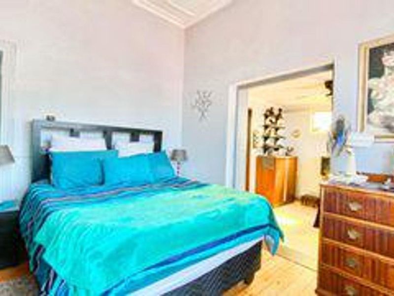 INVESTORS!!!The Famous Monkey Bar,double story, house with 21 Bachelor units on property. - Photo 7