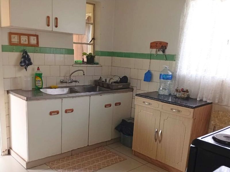Well-Located, Priced-to-Sell Home with Income-Generating Granny Flat and Expansion Potential - Photo 3
