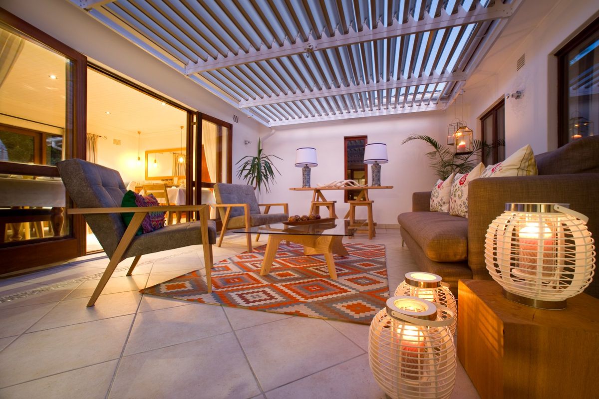 Sophisticated, Luxurious Guest House - Photo 4