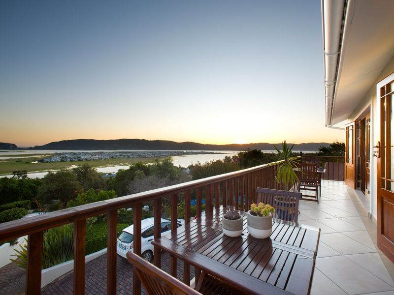 Sophisticated, Luxurious Guest House - Photo 8