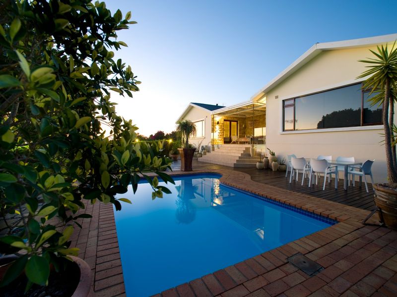 Sophisticated, Luxurious Guest House - Photo 7