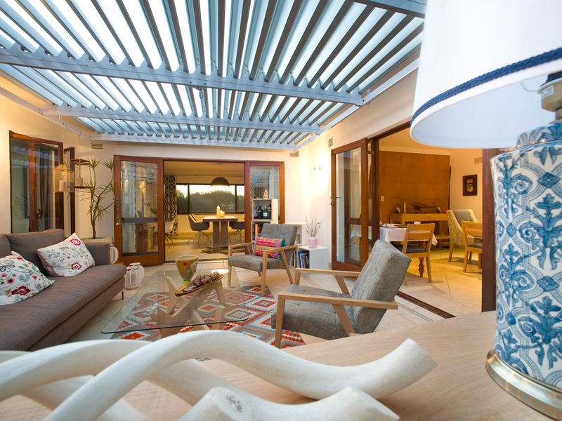 Sophisticated, Luxurious Guest House - Photo 5