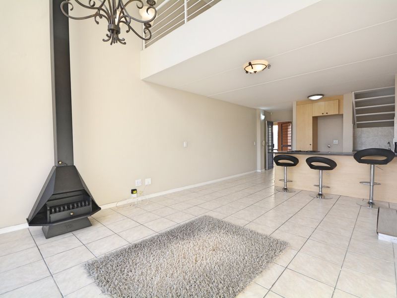Newley renovated, One bedroom loft apartment - Photo 2